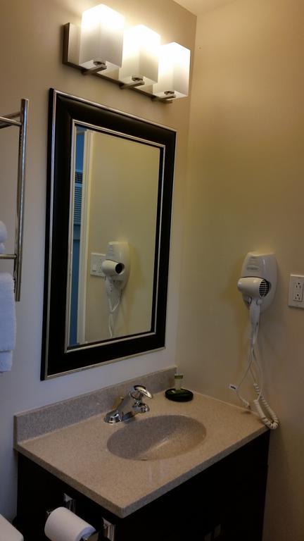 Nipissing Inn ノースベイ 部屋 写真